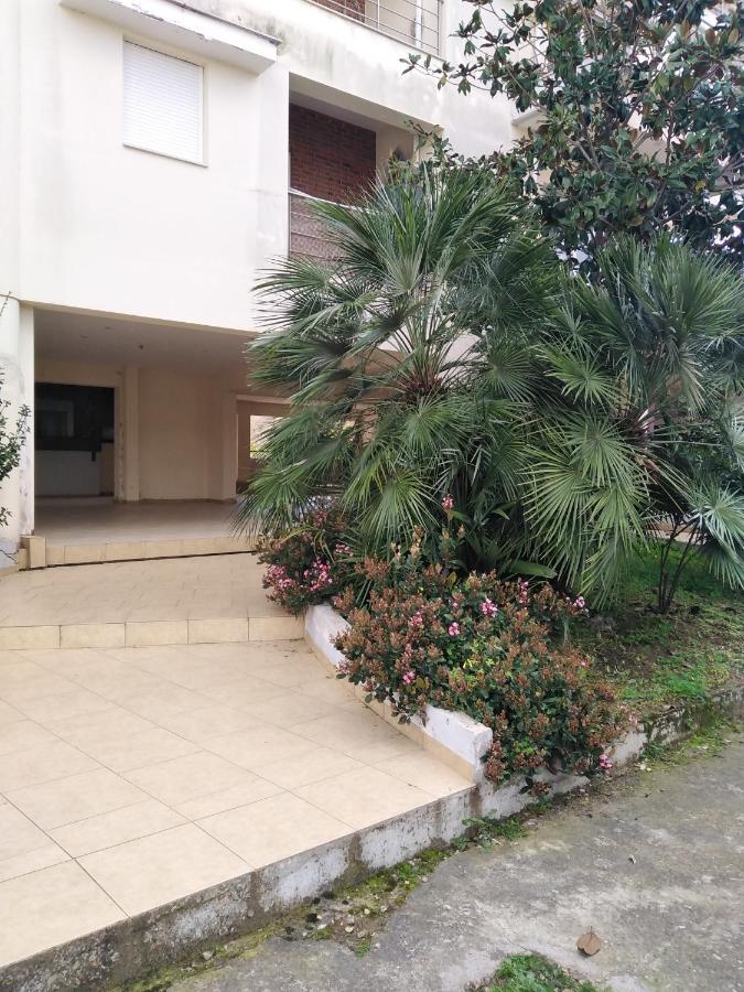 Hommie Apartment Amaliada Exterior photo
